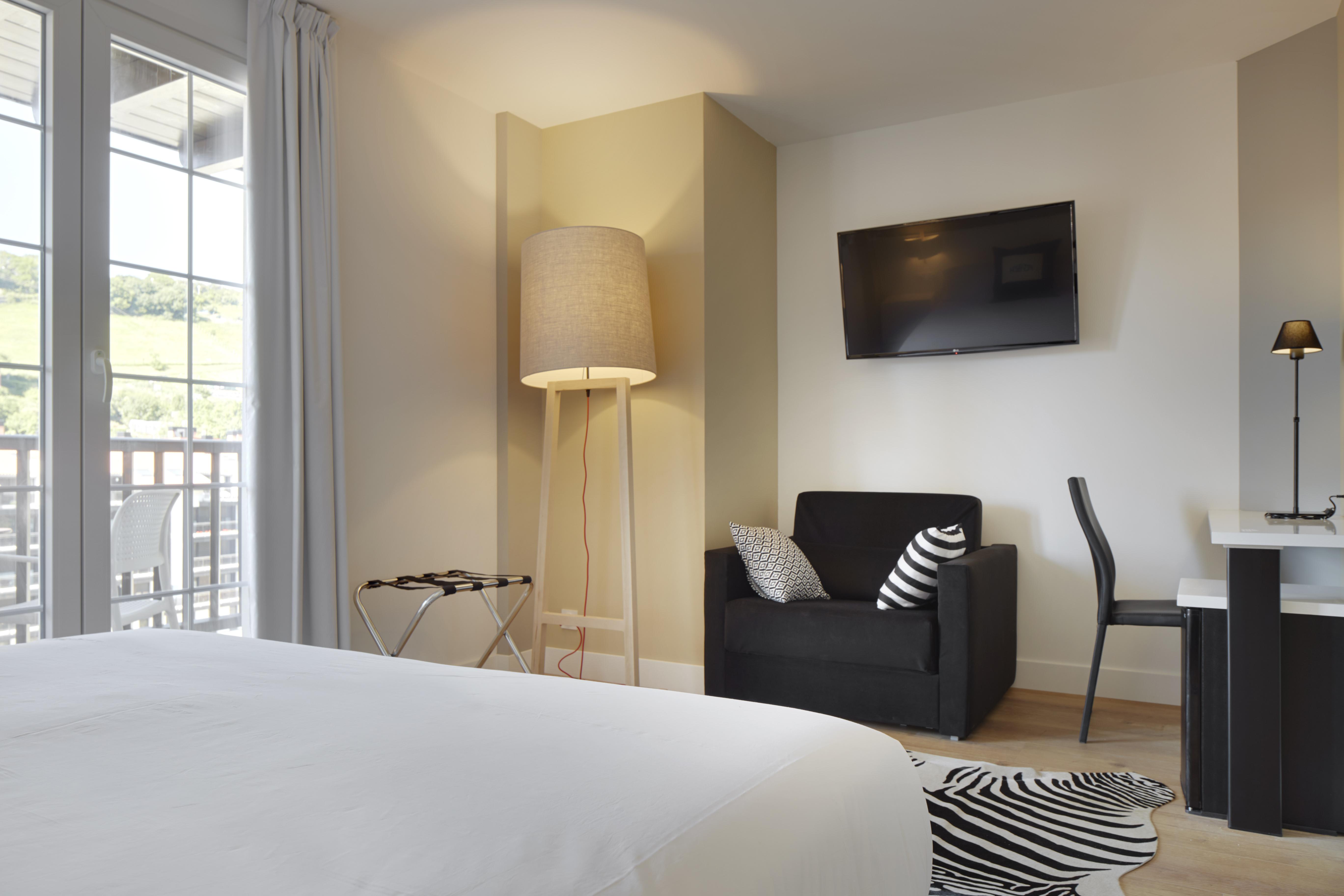 Hotel Flysch Сумая Екстер'єр фото