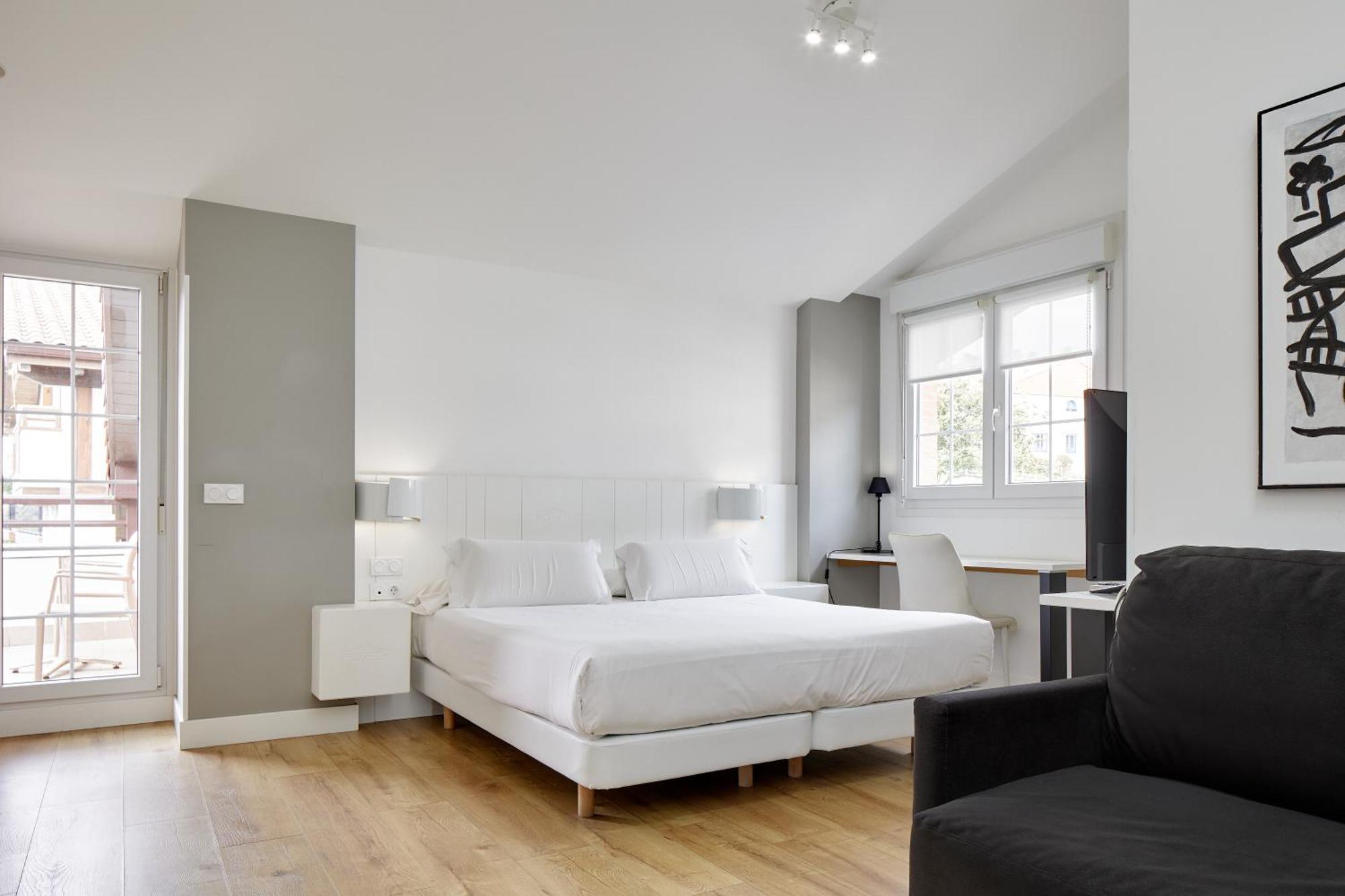 Hotel Flysch Сумая Екстер'єр фото