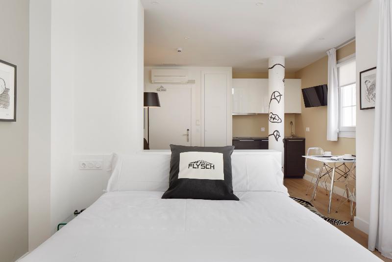 Hotel Flysch Сумая Екстер'єр фото