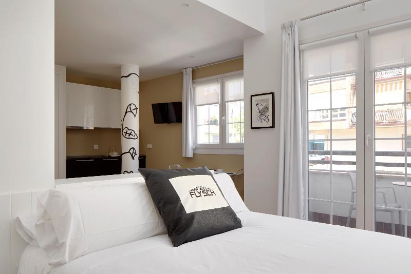 Hotel Flysch Сумая Екстер'єр фото